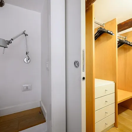 Vespa Apartamento Nápoles