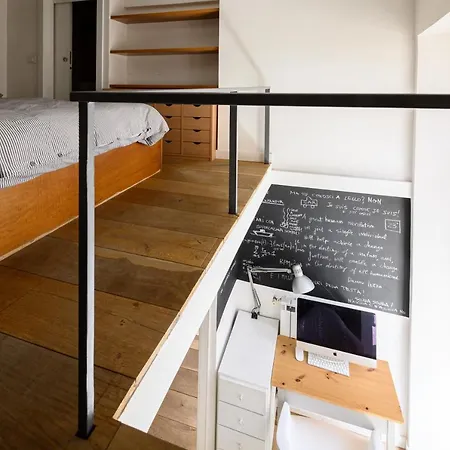 Vespa Apartment Neapel